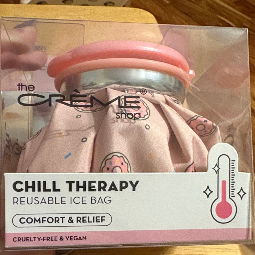 The Crème Shop Pink Chill Therapy Reusable Ice Bag - Picture 2 of 4